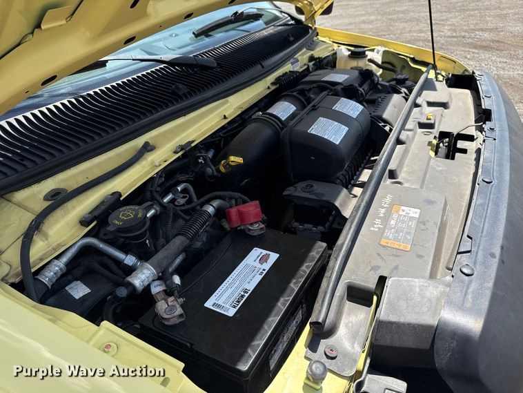 image for item EG6152 2021 Ford E450 Super Duty delivery truck