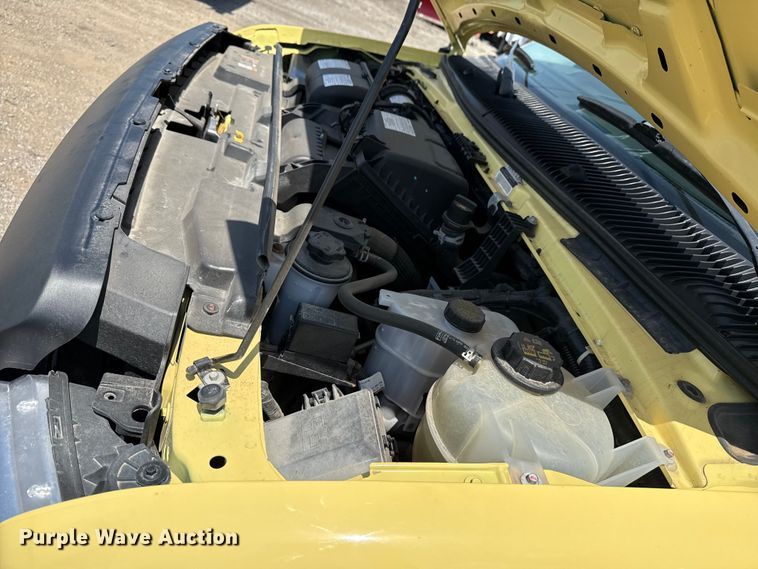 image for item EG6152 2021 Ford E450 Super Duty delivery truck