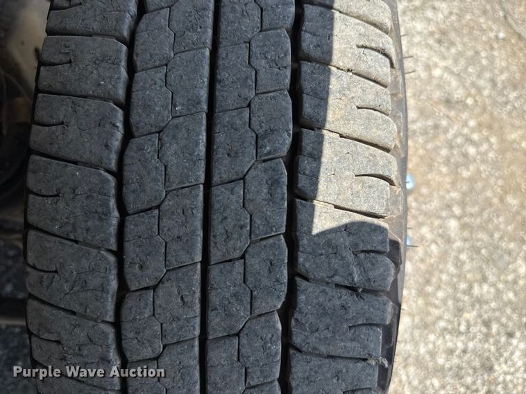 image for item EG6152 2021 Ford E450 Super Duty delivery truck