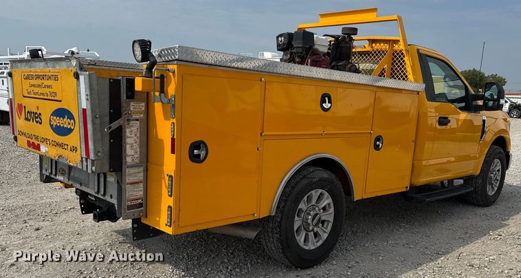 image for item EJ4789 2022 Ford F350 Super Duty utility bed pickup truck