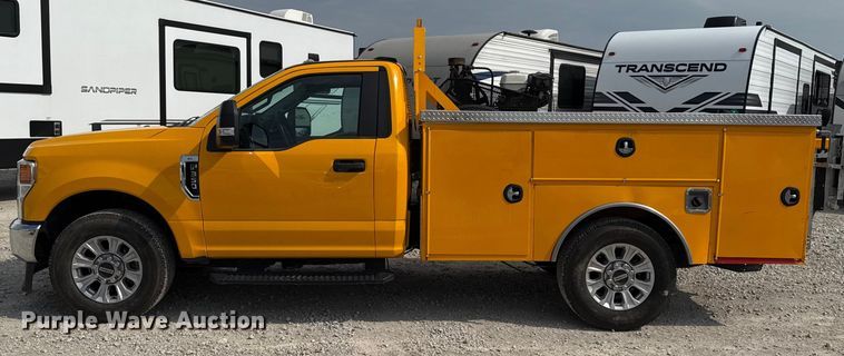 image for item EJ4789 2022 Ford F350 Super Duty utility bed pickup truck