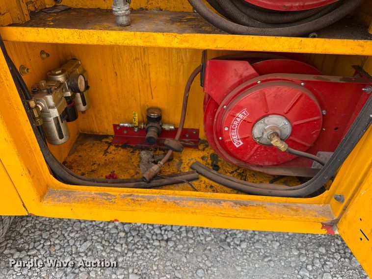 image for item EJ4789 2022 Ford F350 Super Duty utility bed pickup truck