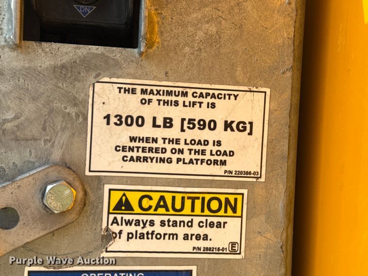 image for item EJ4789 2022 Ford F350 Super Duty utility bed pickup truck