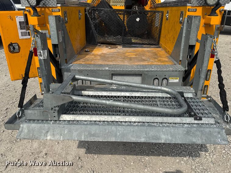 image for item EJ4789 2022 Ford F350 Super Duty utility bed pickup truck