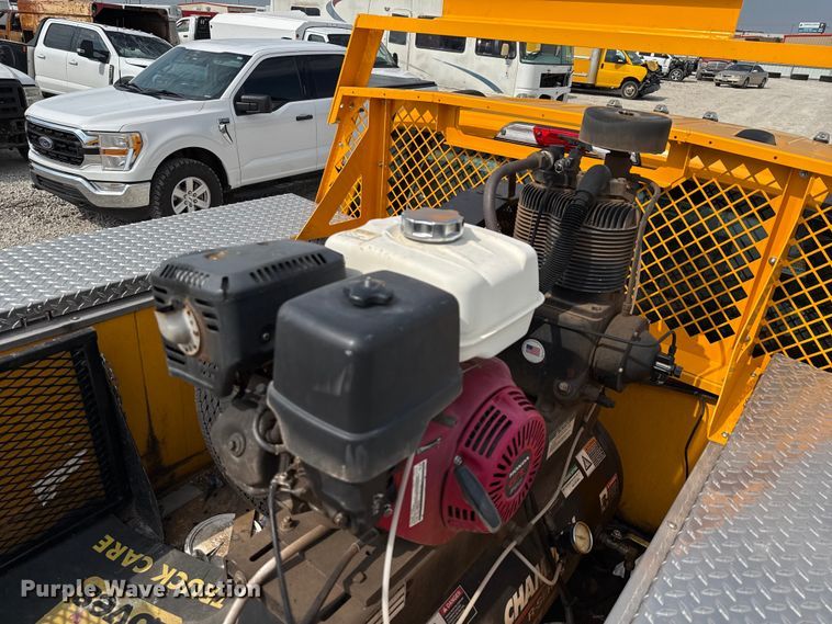 image for item EJ4789 2022 Ford F350 Super Duty utility bed pickup truck