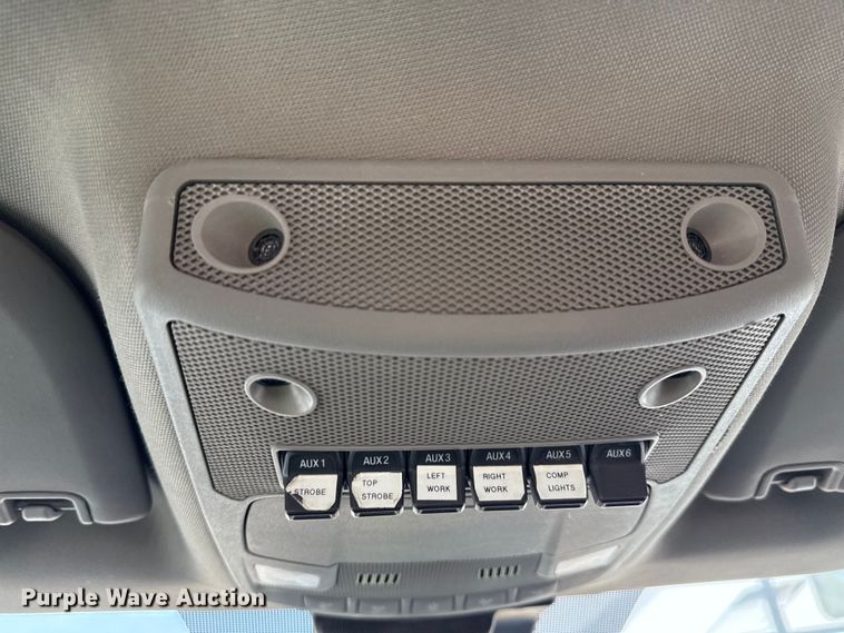 image for item EJ4789 2022 Ford F350 Super Duty utility bed pickup truck