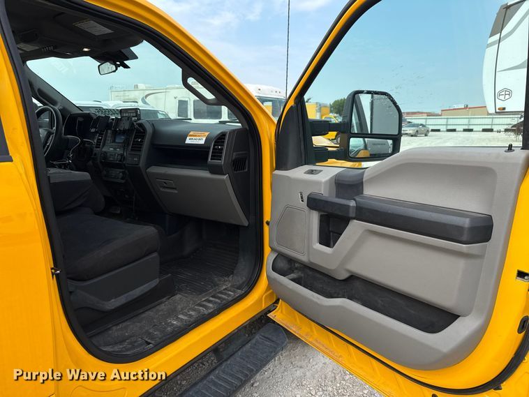 image for item EJ4789 2022 Ford F350 Super Duty utility bed pickup truck