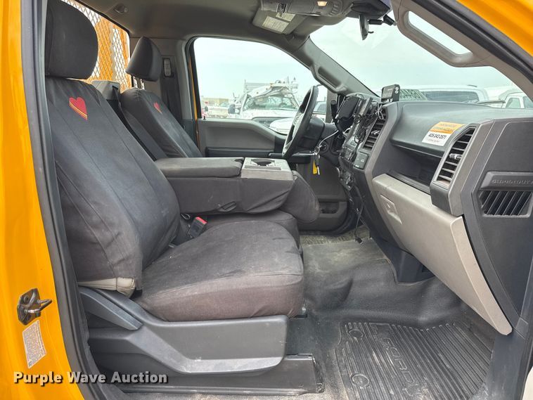 image for item EJ4789 2022 Ford F350 Super Duty utility bed pickup truck