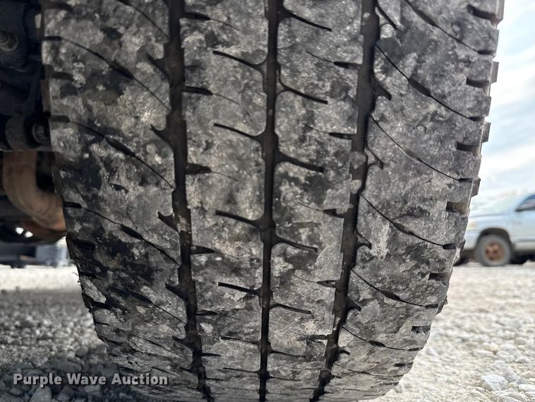 image for item EJ4789 2022 Ford F350 Super Duty utility bed pickup truck