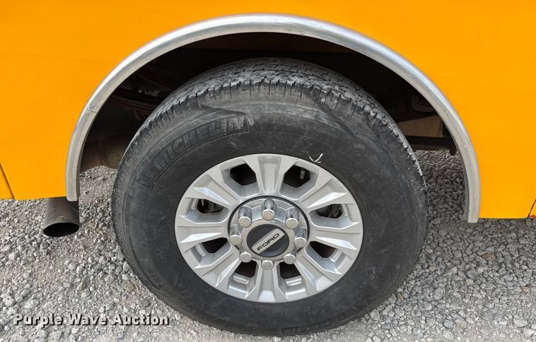 image for item EJ4789 2022 Ford F350 Super Duty utility bed pickup truck