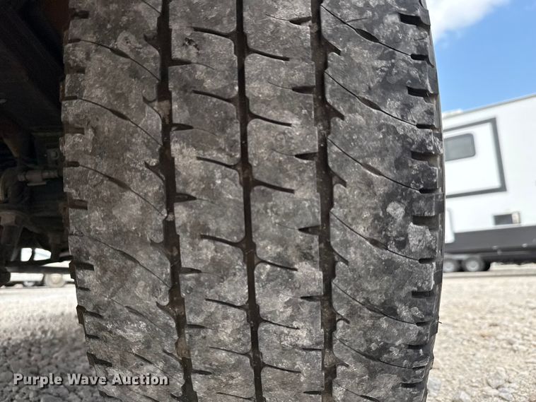 image for item EJ4789 2022 Ford F350 Super Duty utility bed pickup truck