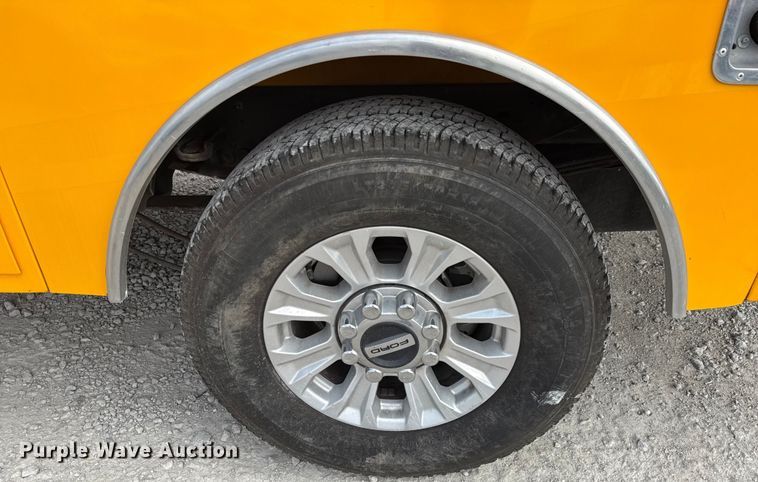 image for item EJ4789 2022 Ford F350 Super Duty utility bed pickup truck