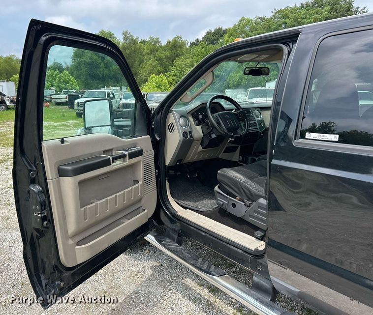 image for item EK8370 2009 Ford F350 Super Duty Crew Cab pickup truck