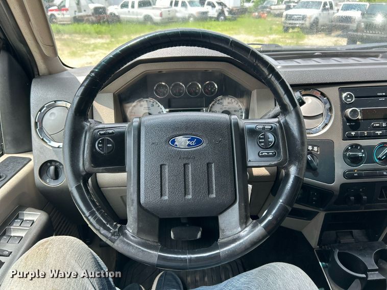 image for item EK8370 2009 Ford F350 Super Duty Crew Cab pickup truck