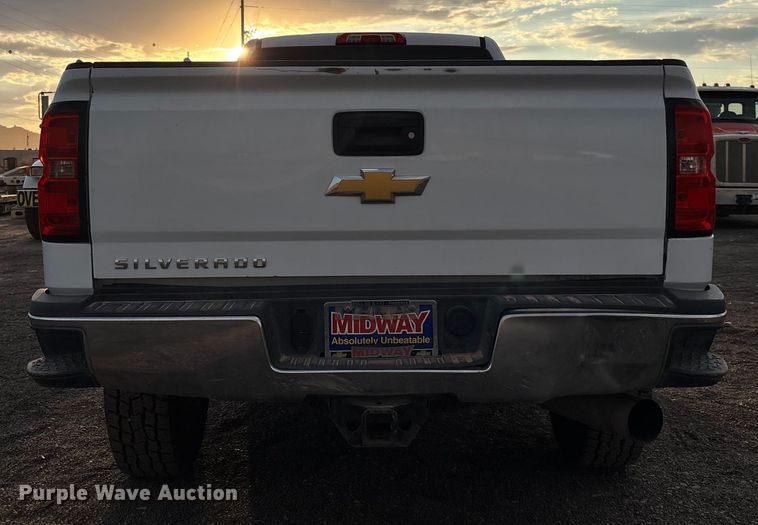 image for item EL6095 2016 Chevrolet Silverado 3500HD Crew Cab pickup truck