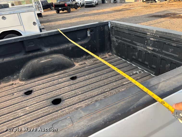 image for item EL6095 2016 Chevrolet Silverado 3500HD Crew Cab pickup truck