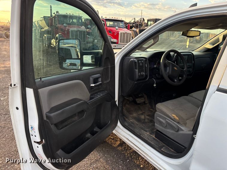 image for item EL6095 2016 Chevrolet Silverado 3500HD Crew Cab pickup truck