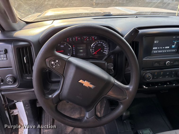 image for item EL6095 2016 Chevrolet Silverado 3500HD Crew Cab pickup truck