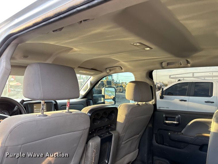 image for item EL6095 2016 Chevrolet Silverado 3500HD Crew Cab pickup truck