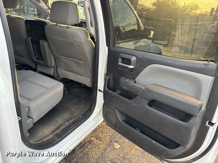 image for item EL6095 2016 Chevrolet Silverado 3500HD Crew Cab pickup truck