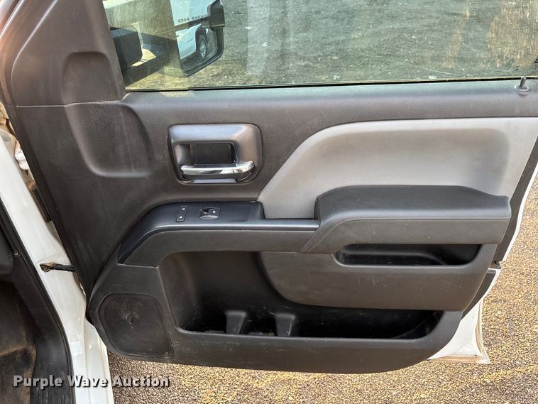 image for item EL6095 2016 Chevrolet Silverado 3500HD Crew Cab pickup truck