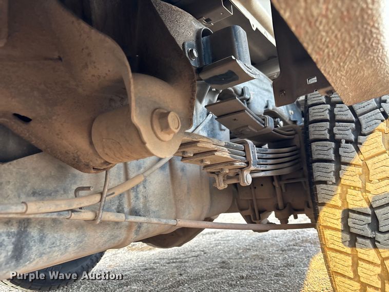 image for item EL6095 2016 Chevrolet Silverado 3500HD Crew Cab pickup truck