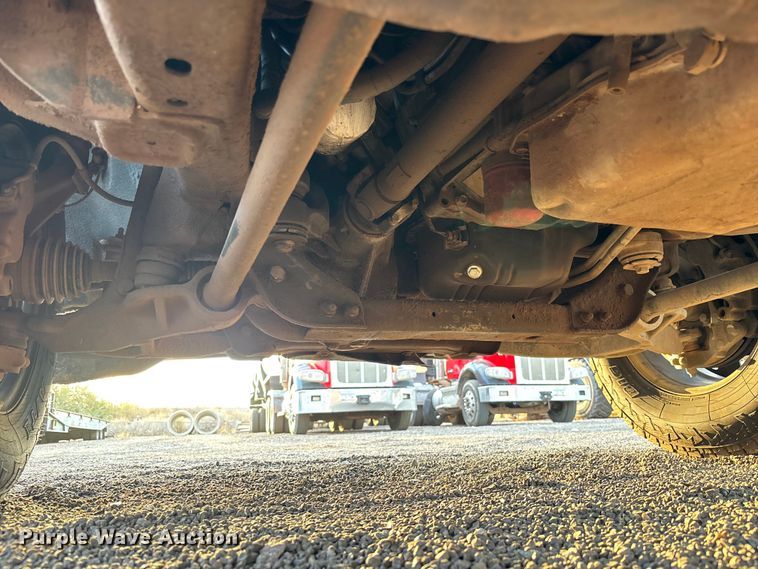 image for item EL6095 2016 Chevrolet Silverado 3500HD Crew Cab pickup truck