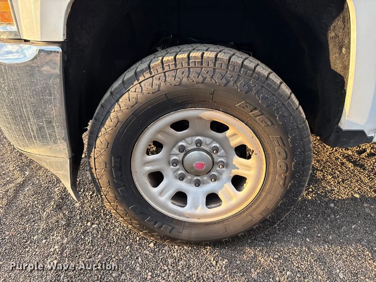 image for item EL6095 2016 Chevrolet Silverado 3500HD Crew Cab pickup truck