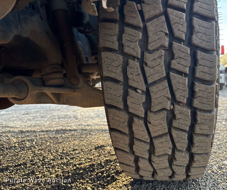 image for item EL6095 2016 Chevrolet Silverado 3500HD Crew Cab pickup truck