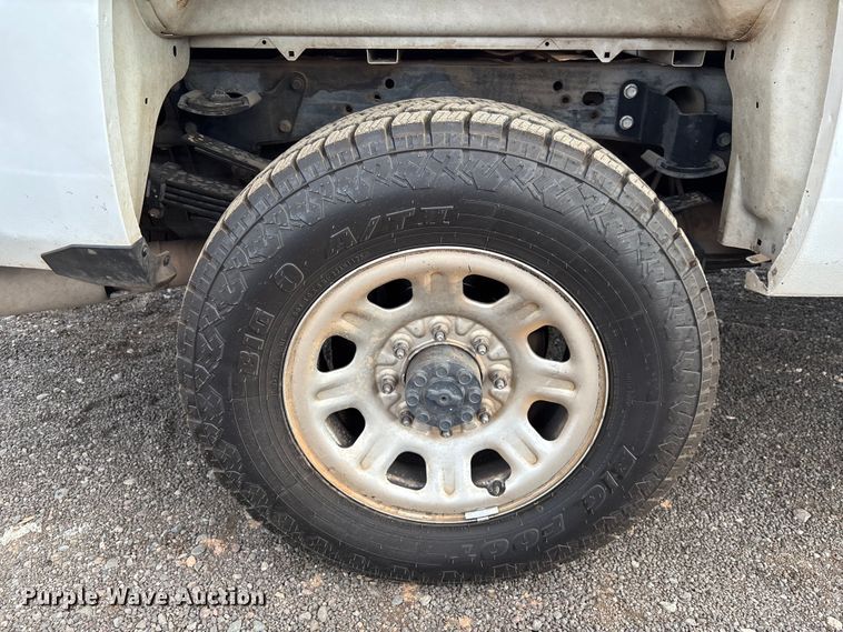 image for item EL6095 2016 Chevrolet Silverado 3500HD Crew Cab pickup truck