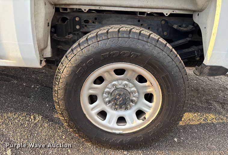 image for item EL6095 2016 Chevrolet Silverado 3500HD Crew Cab pickup truck