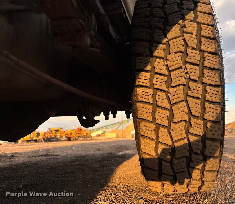 image for item EL6095 2016 Chevrolet Silverado 3500HD Crew Cab pickup truck