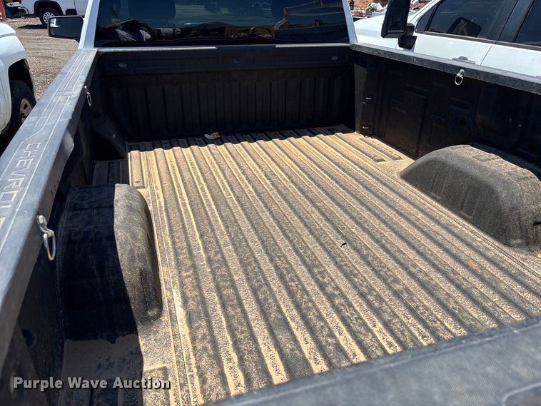 image for item EL6096 2019 Chevrolet Silverado 1500 pickup truck