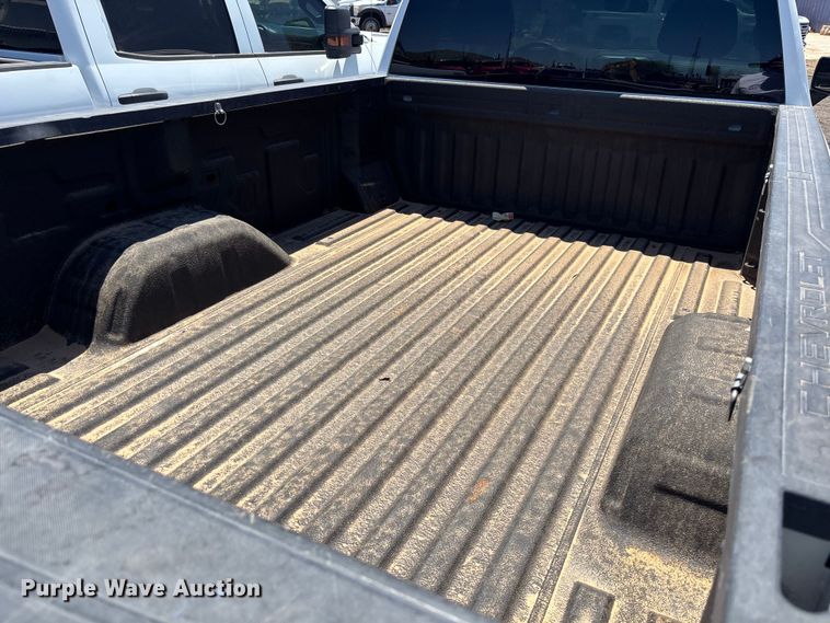 image for item EL6096 2019 Chevrolet Silverado 1500 pickup truck