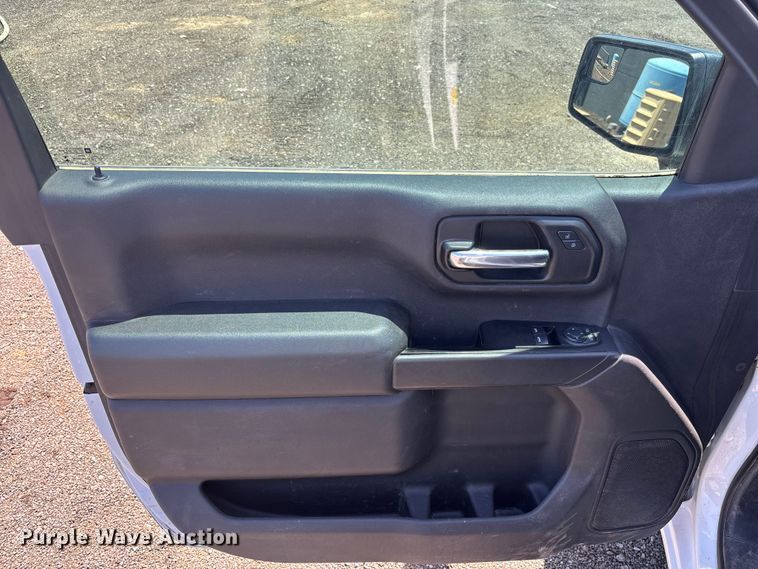 image for item EL6096 2019 Chevrolet Silverado 1500 pickup truck