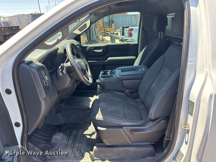 image for item EL6096 2019 Chevrolet Silverado 1500 pickup truck