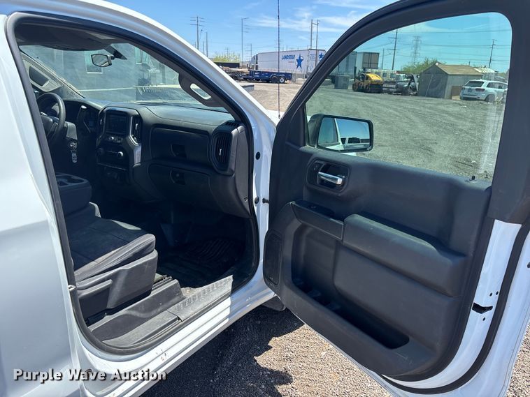 image for item EL6096 2019 Chevrolet Silverado 1500 pickup truck