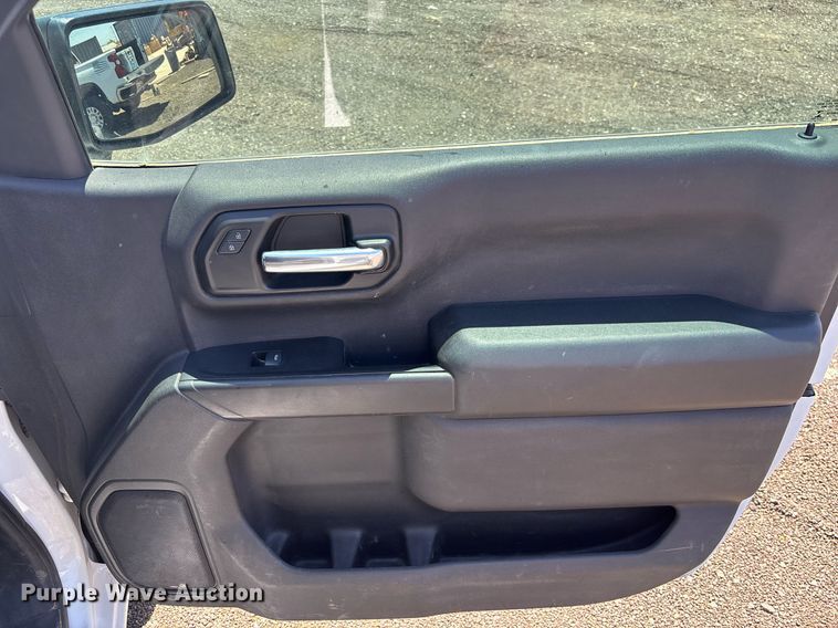 image for item EL6096 2019 Chevrolet Silverado 1500 pickup truck