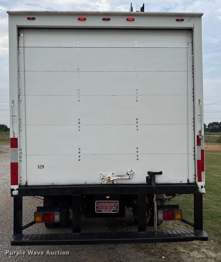 image for item EM0589 2015 Isuzu NPRHD box truck