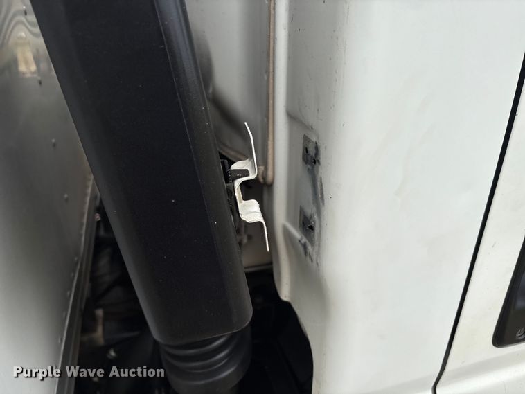 image for item EM0589 2015 Isuzu NPRHD box truck