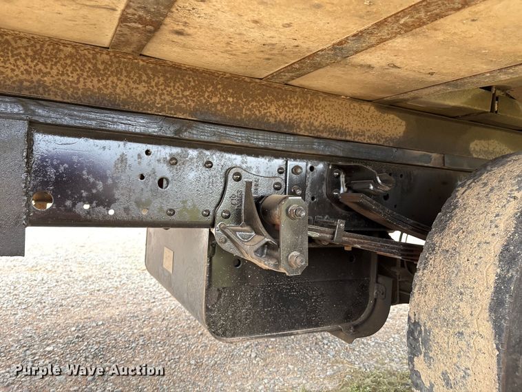 image for item EM0589 2015 Isuzu NPRHD box truck