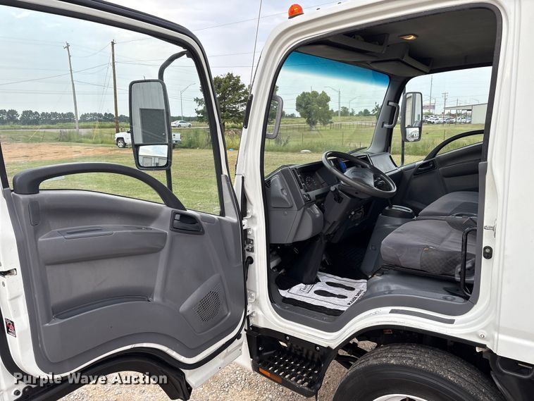 image for item EM0589 2015 Isuzu NPRHD box truck