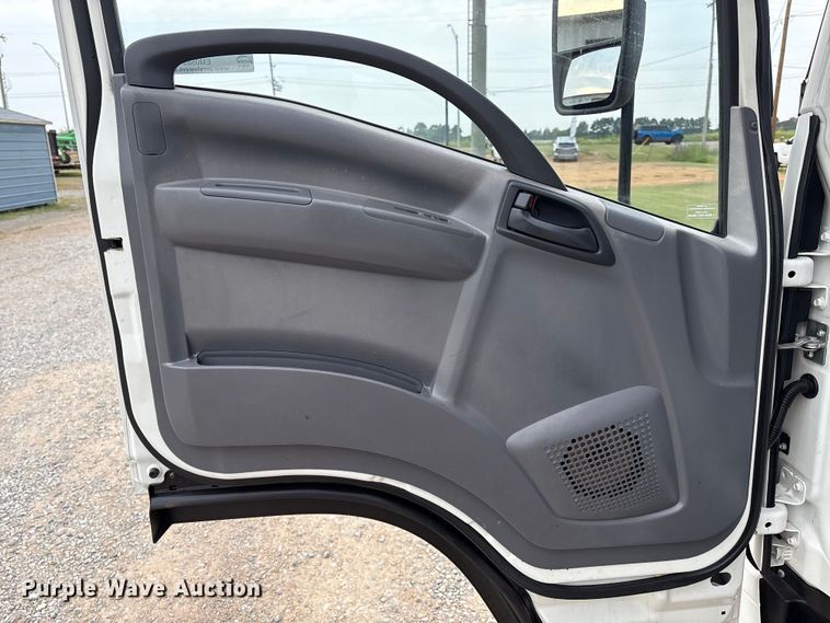 image for item EM0589 2015 Isuzu NPRHD box truck