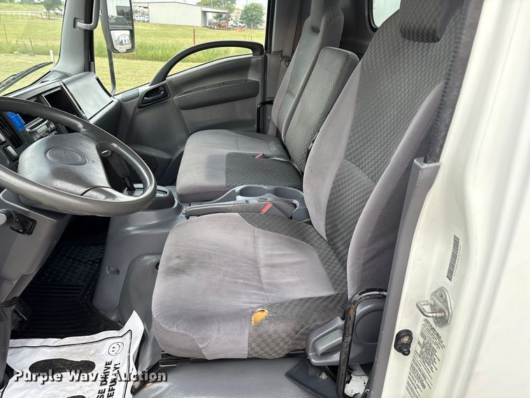 image for item EM0589 2015 Isuzu NPRHD box truck