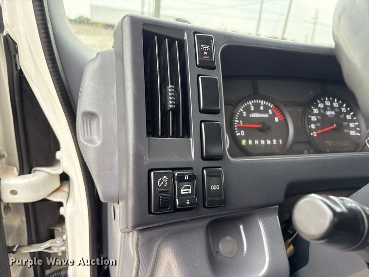 image for item EM0589 2015 Isuzu NPRHD box truck