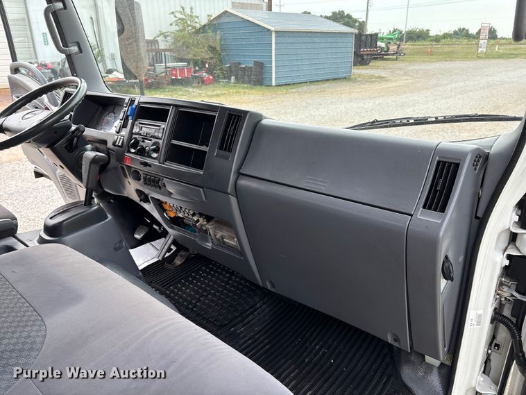 image for item EM0589 2015 Isuzu NPRHD box truck