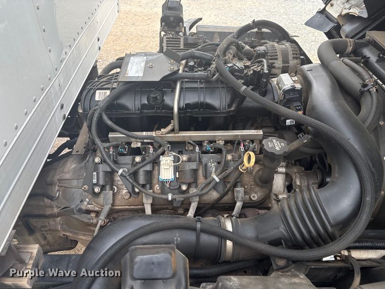 image for item EM0589 2015 Isuzu NPRHD box truck