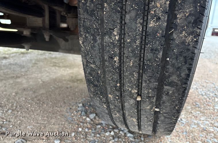 image for item EM0589 2015 Isuzu NPRHD box truck