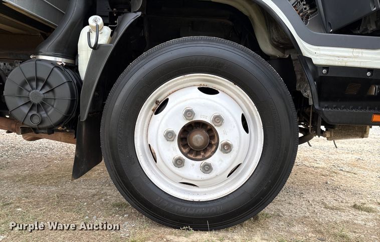 image for item EM0589 2015 Isuzu NPRHD box truck