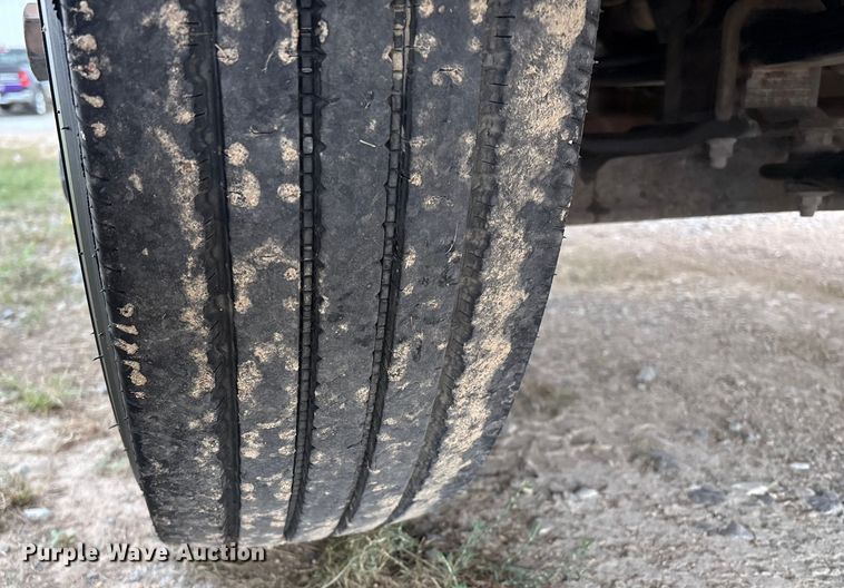 image for item EM0589 2015 Isuzu NPRHD box truck